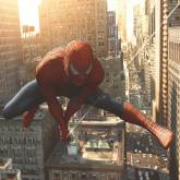 Человек -паук над городом