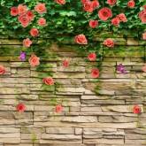 Кирпичная стена с розами